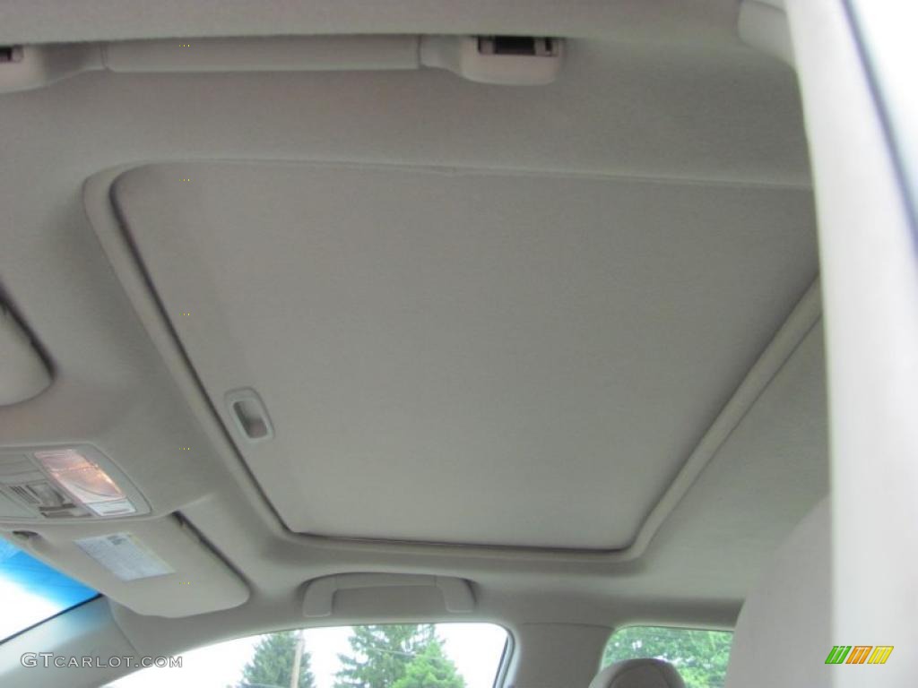 2010 Camry XLE - Black / Bisque photo #11