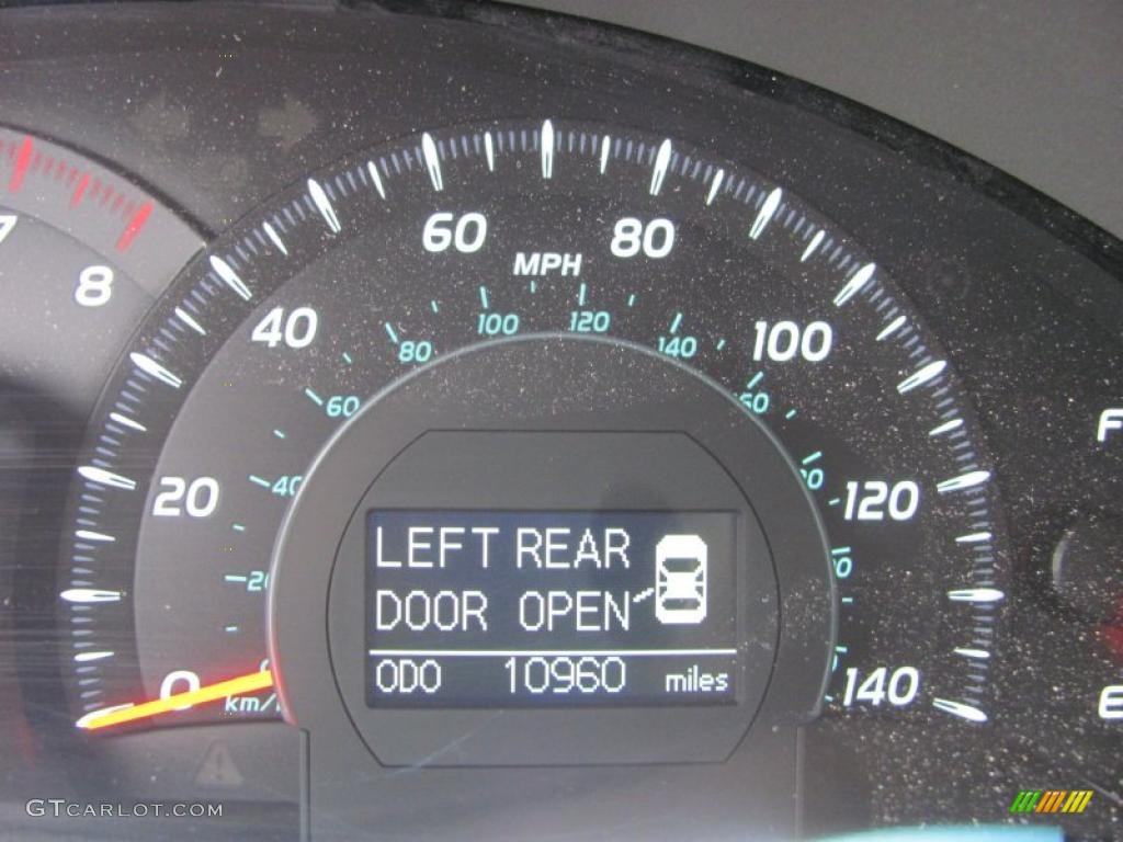 2010 Camry XLE - Black / Bisque photo #15