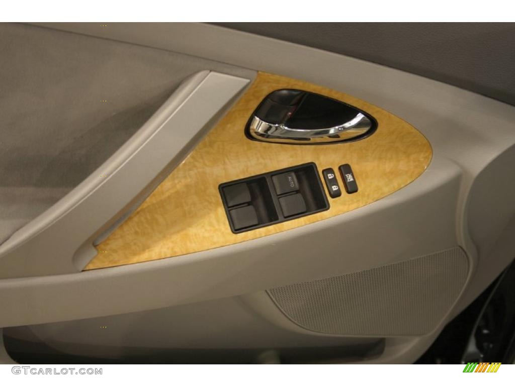 2007 Camry XLE - Black / Bisque photo #9