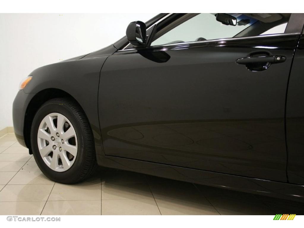 2007 Camry XLE - Black / Bisque photo #27
