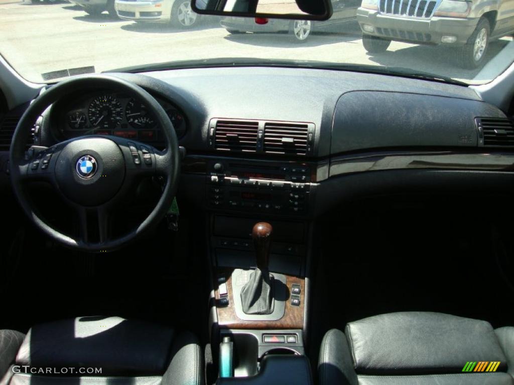 2001 3 Series 325xi Sedan - Jet Black / Black photo #39
