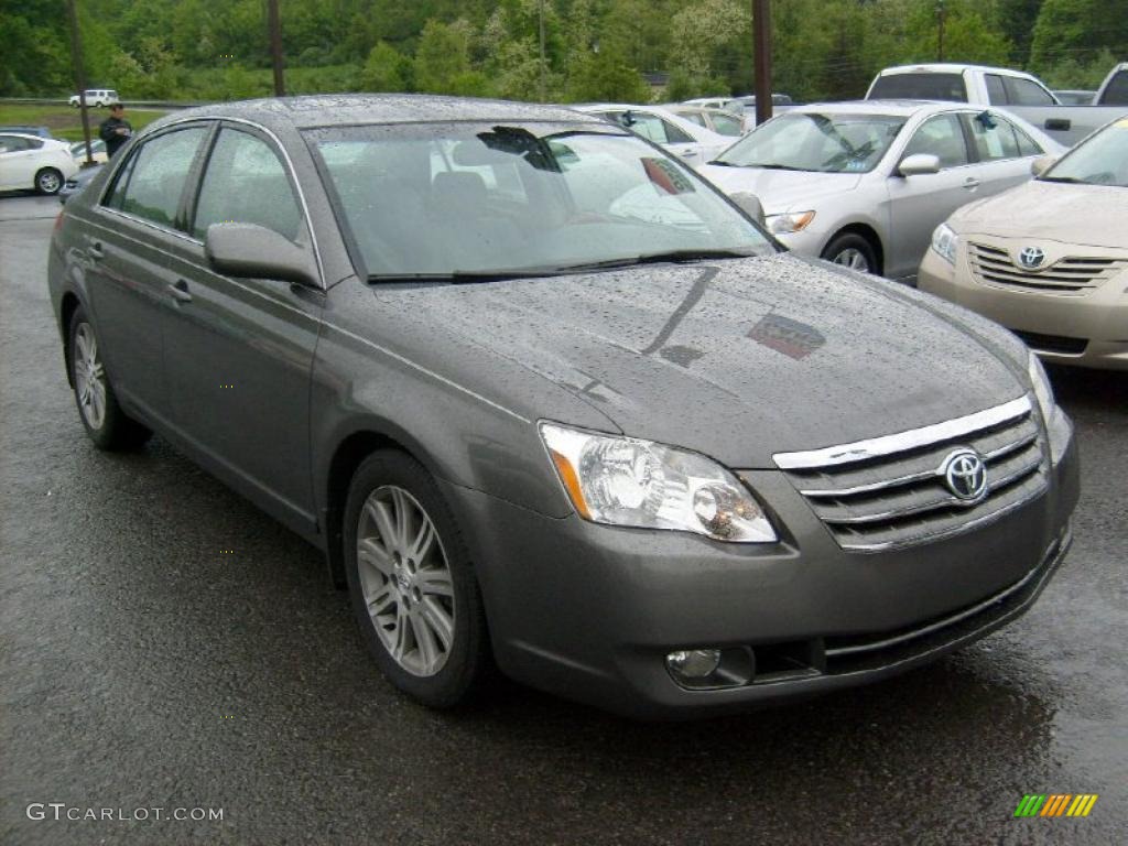 Phantom Gray Pearl Toyota Avalon