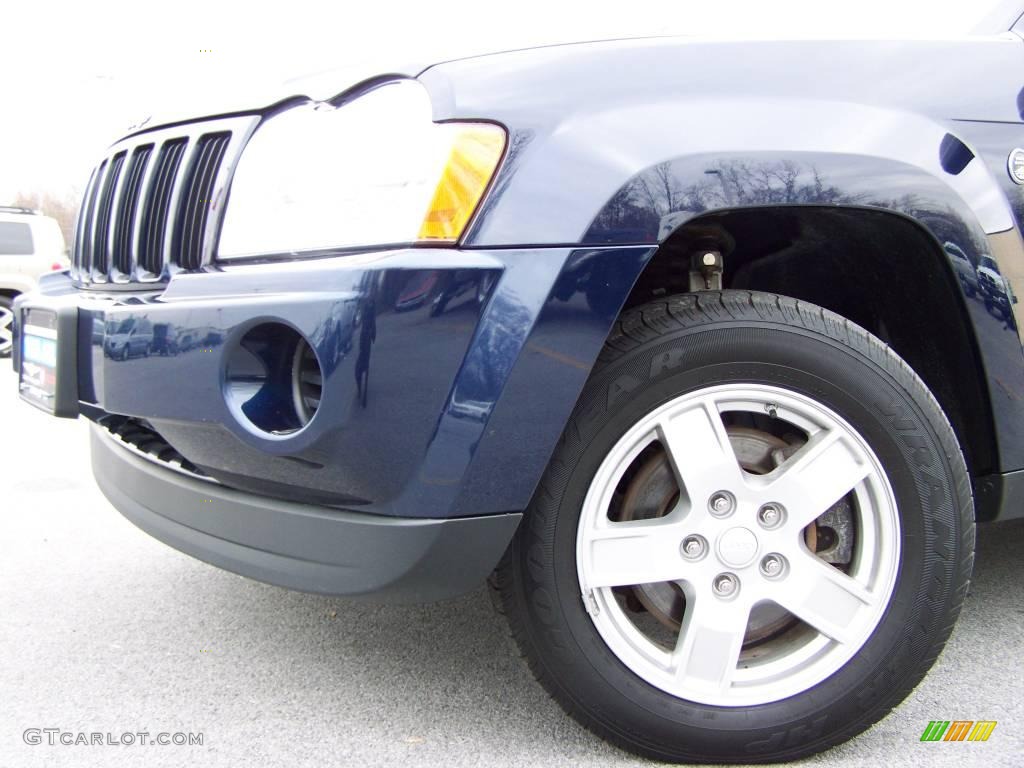 2006 Grand Cherokee Laredo 4x4 - Midnight Blue Pearl / Khaki photo #2