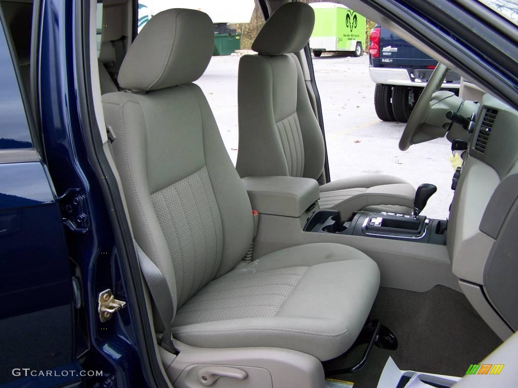 2006 Grand Cherokee Laredo 4x4 - Midnight Blue Pearl / Khaki photo #12