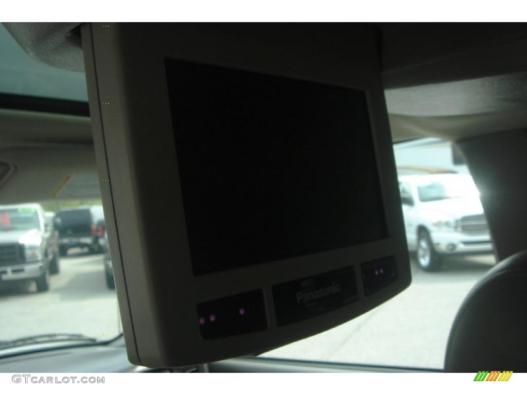 2004 Tahoe Z71 4x4 - Summit White / Gray/Dark Charcoal photo #45