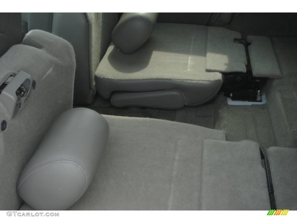 2004 Tahoe Z71 4x4 - Summit White / Gray/Dark Charcoal photo #47