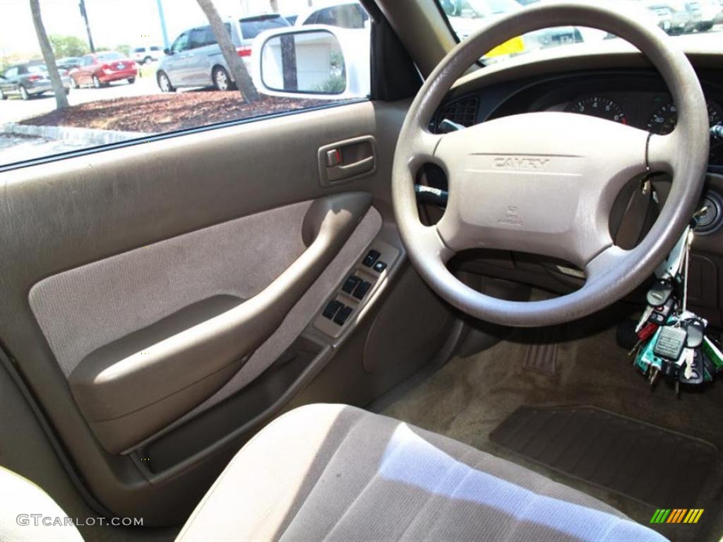 1996 Camry LE Sedan - Super White / Beige photo #11