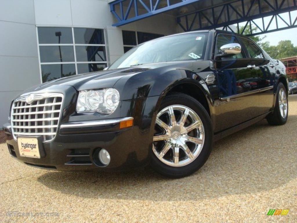 Brilliant Black Crystal Pearl Chrysler 300