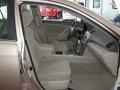 Desert Sand Mica - Camry LE Photo No. 30