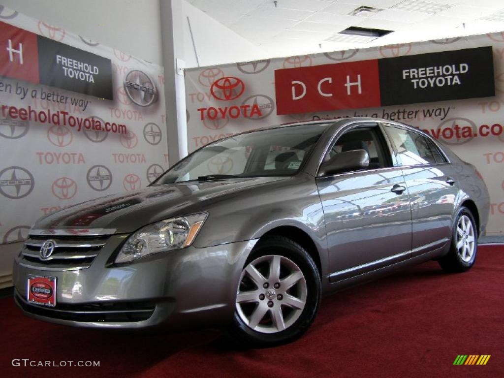 Phantom Gray Pearl Toyota Avalon