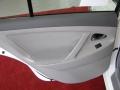 Super White - Camry LE Photo No. 22