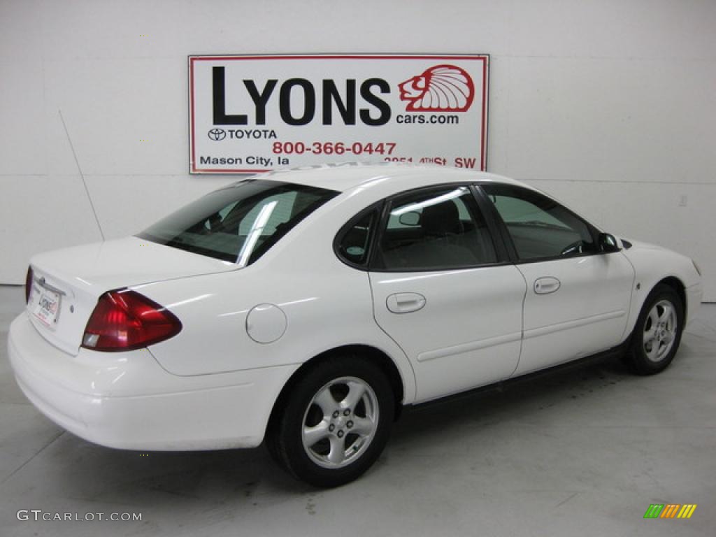 2002 Taurus SES - Vibrant White / Medium Graphite photo #16