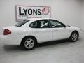 2002 Vibrant White Ford Taurus SES  photo #22