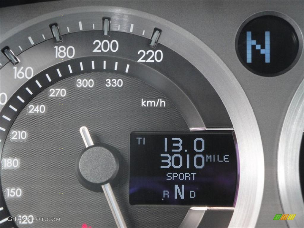 2007 V8 Vantage Coupe - Tungsten Silver / Iron Ore Red photo #23