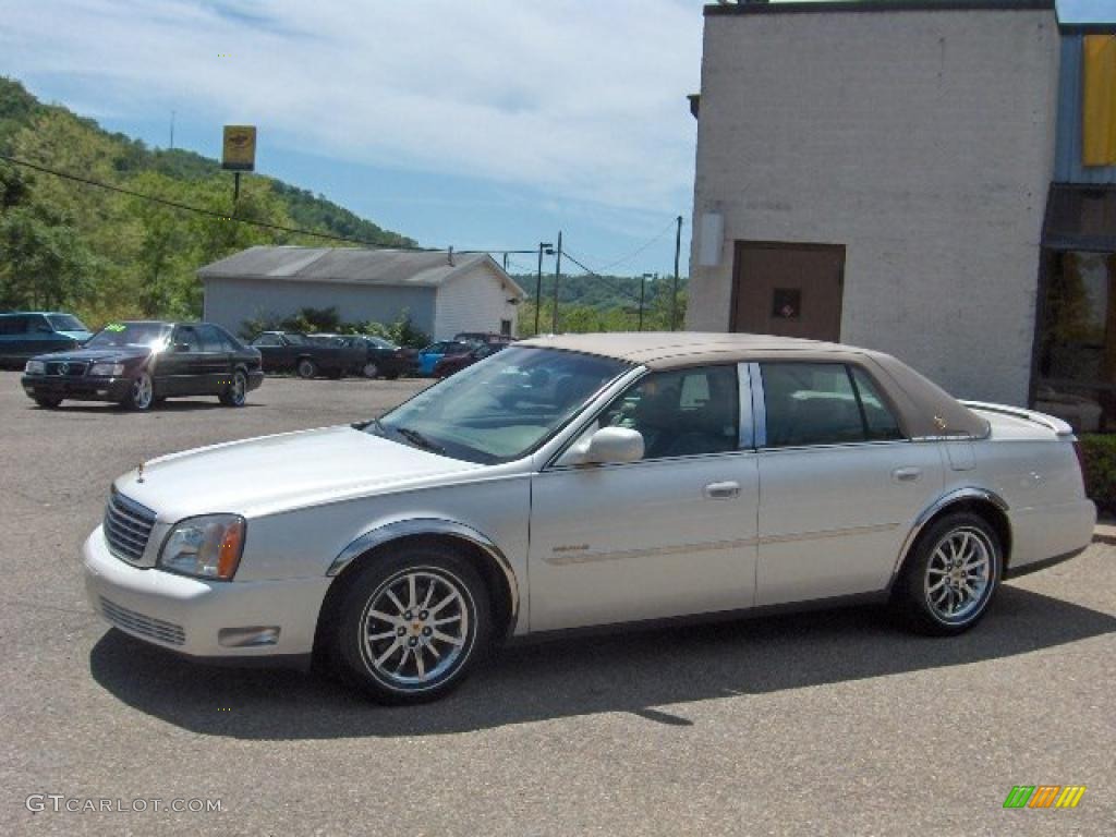 2002 DeVille Sedan - White Diamond Pearl / Neutral Shale photo #4
