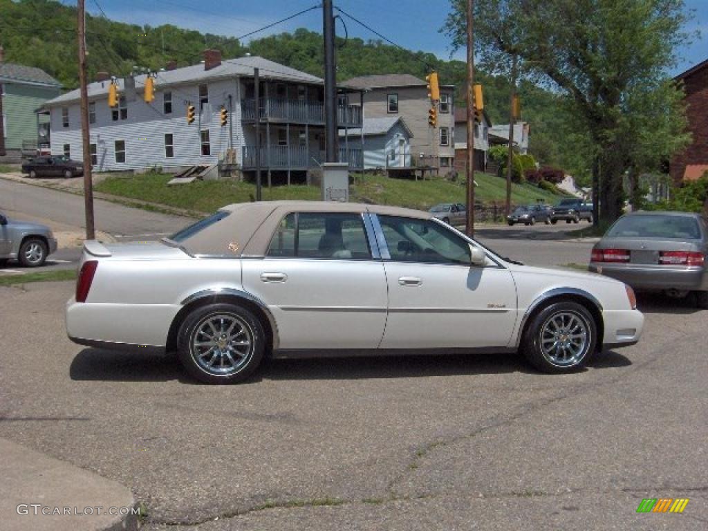 2002 DeVille Sedan - White Diamond Pearl / Neutral Shale photo #6