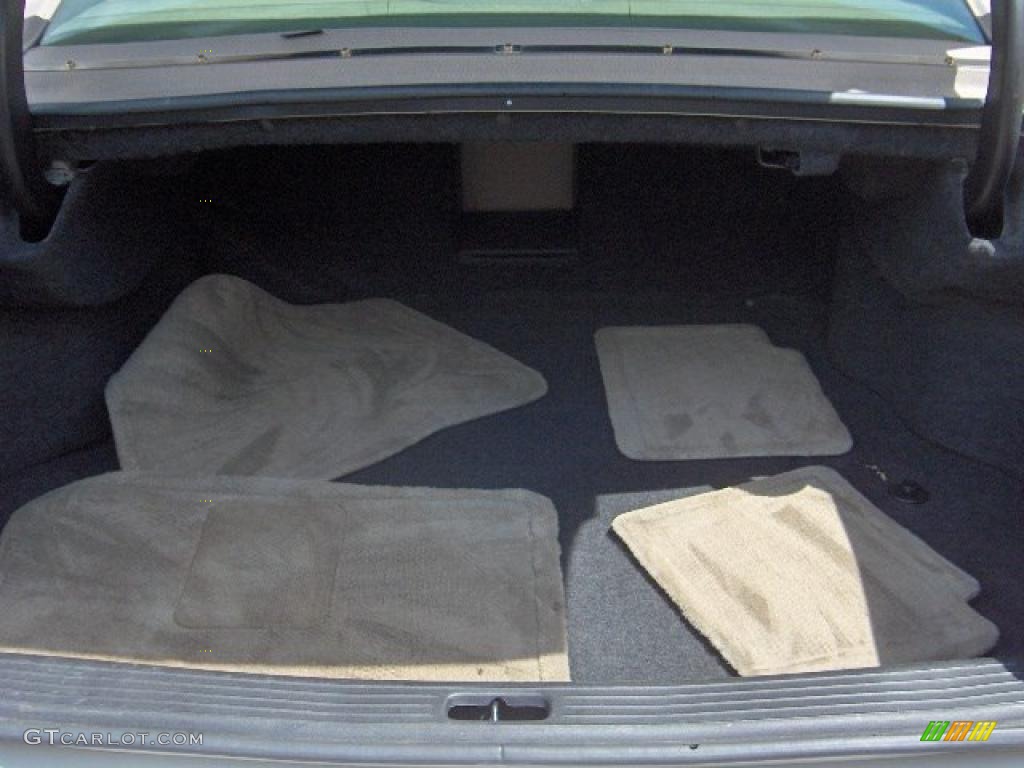 2002 DeVille Sedan - White Diamond Pearl / Neutral Shale photo #9