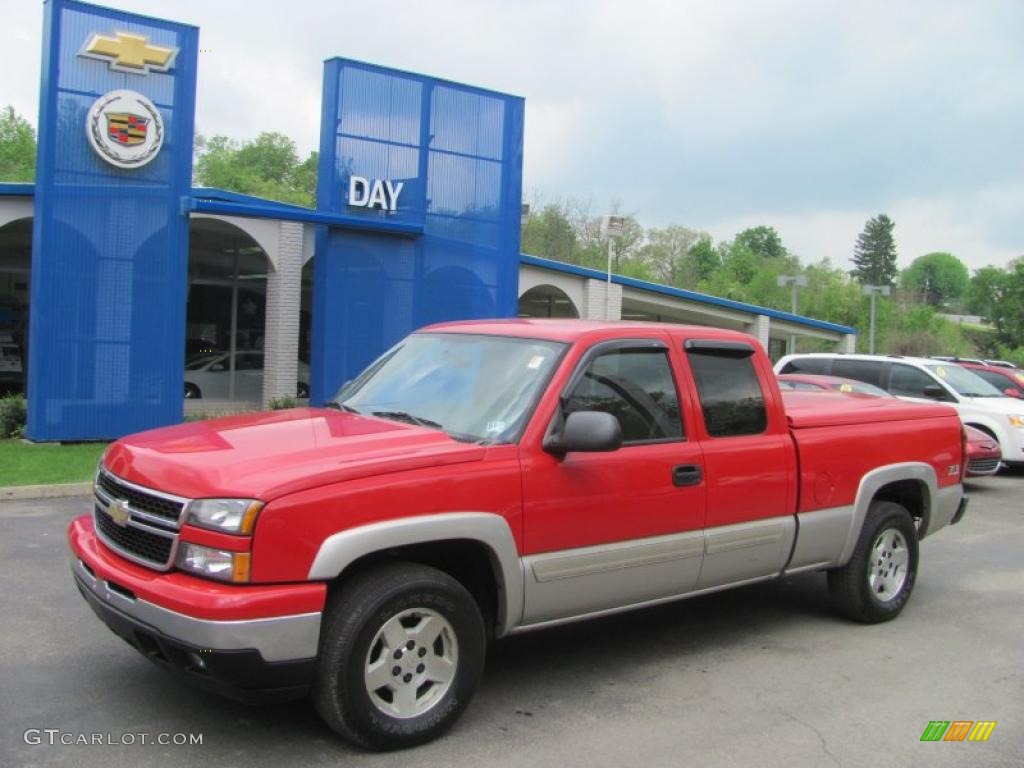 2006 Silverado 1500 Z71 Extended Cab 4x4 - Victory Red / Medium Gray photo #5