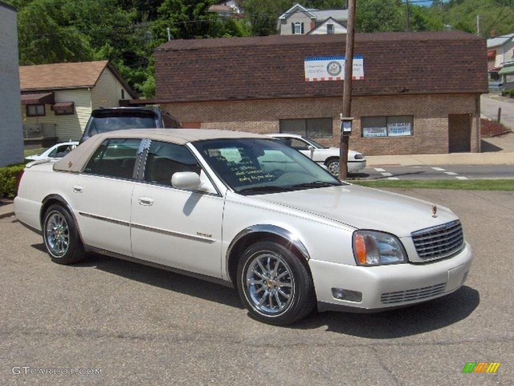 2002 DeVille Sedan - White Diamond Pearl / Neutral Shale photo #11