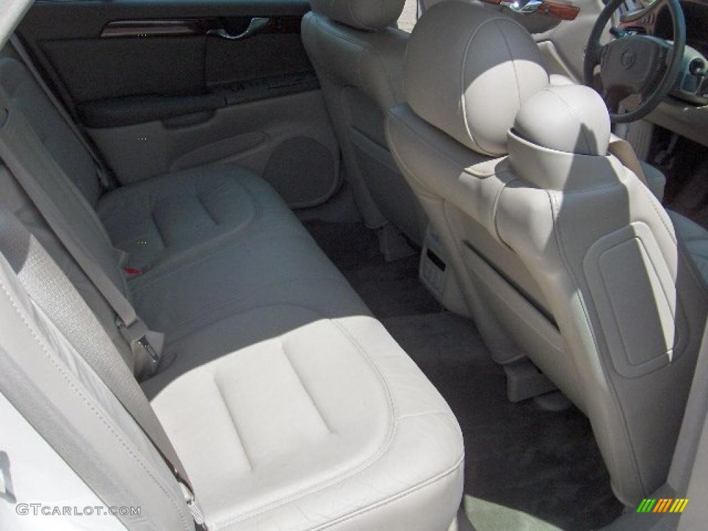 2002 DeVille Sedan - White Diamond Pearl / Neutral Shale photo #15