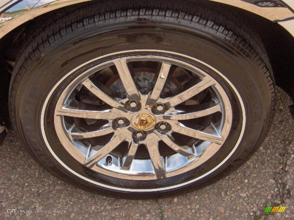 2002 DeVille Sedan - White Diamond Pearl / Neutral Shale photo #19