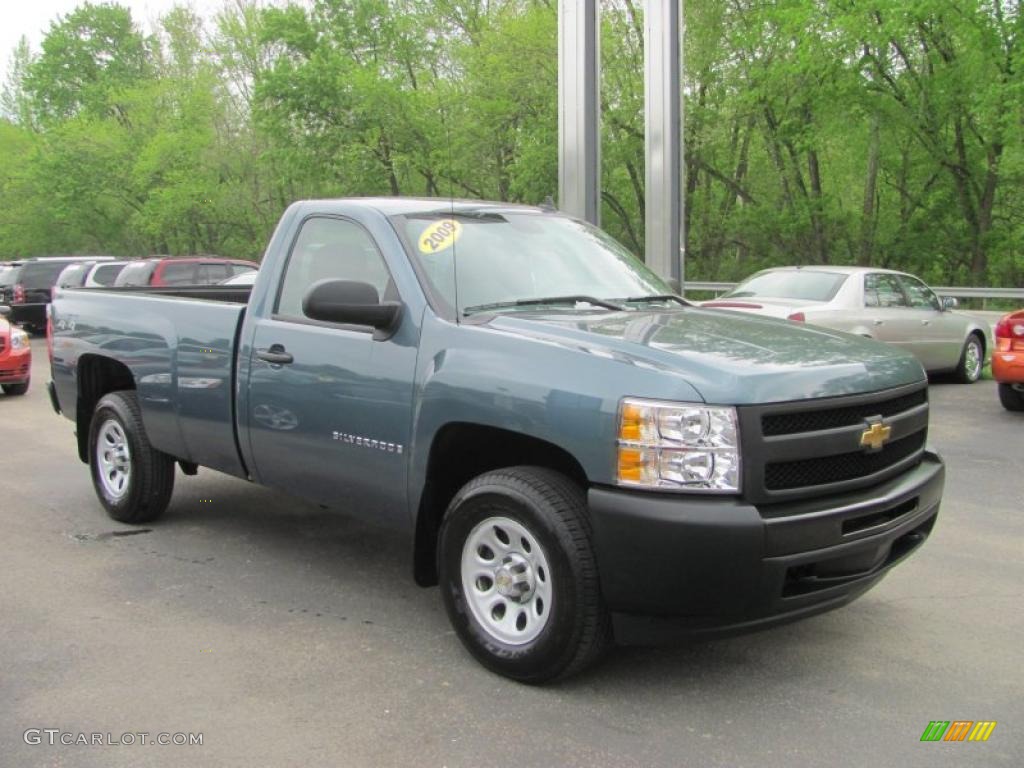 2009 Silverado 1500 Regular Cab 4x4 - Blue Granite Metallic / Dark Titanium photo #5