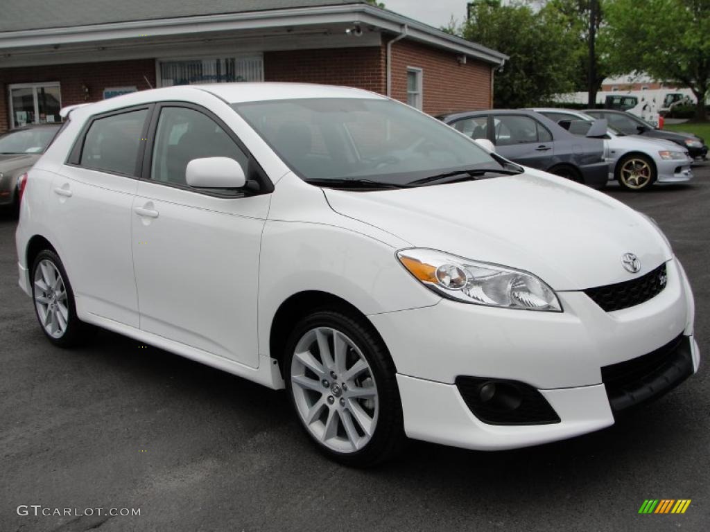 Super White Toyota Matrix