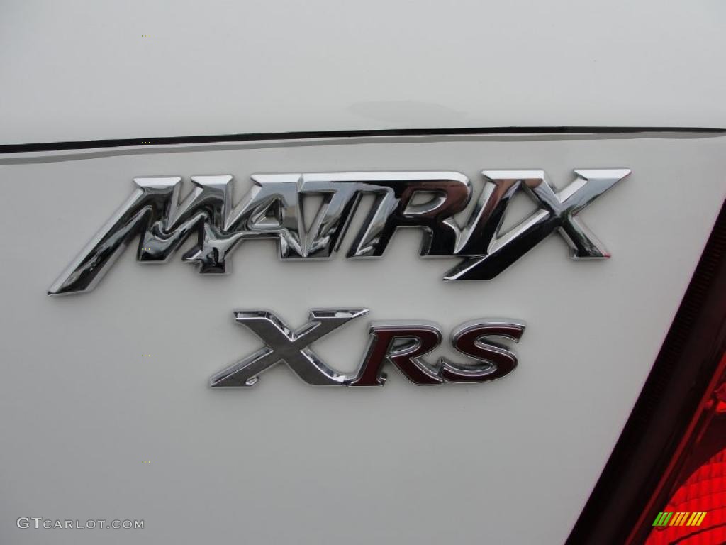 2009 Matrix XRS - Super White / Dark Charcoal photo #17