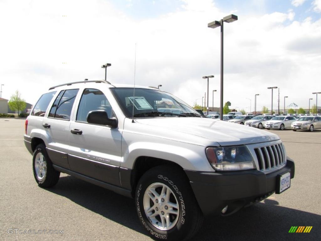 2004 Grand Cherokee Laredo 4x4 - Bright Silver Metallic / Dark Slate Gray photo #8