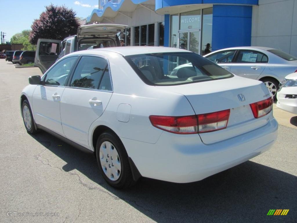 2004 Accord LX Sedan - Taffeta White / Ivory photo #5