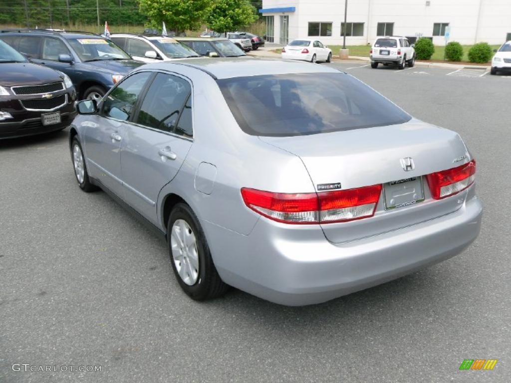 2003 Accord LX Sedan - Satin Silver Metallic / Black photo #2
