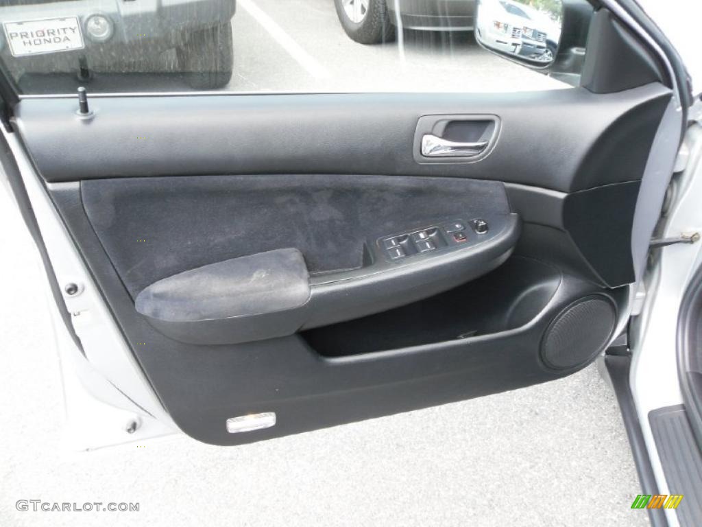 2003 Accord LX Sedan - Satin Silver Metallic / Black photo #6