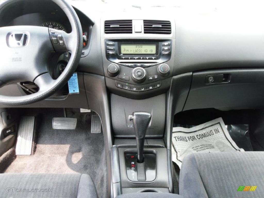 2003 Accord LX Sedan - Satin Silver Metallic / Black photo #14