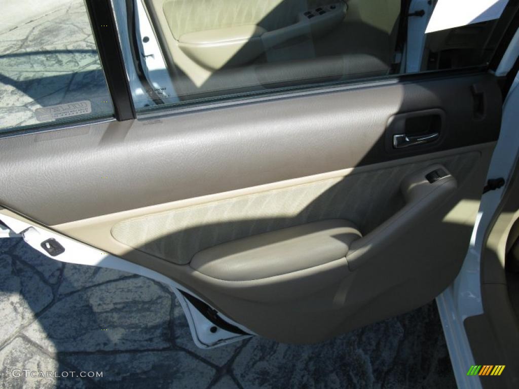 2005 Civic EX Sedan - Taffeta White / Ivory photo #20
