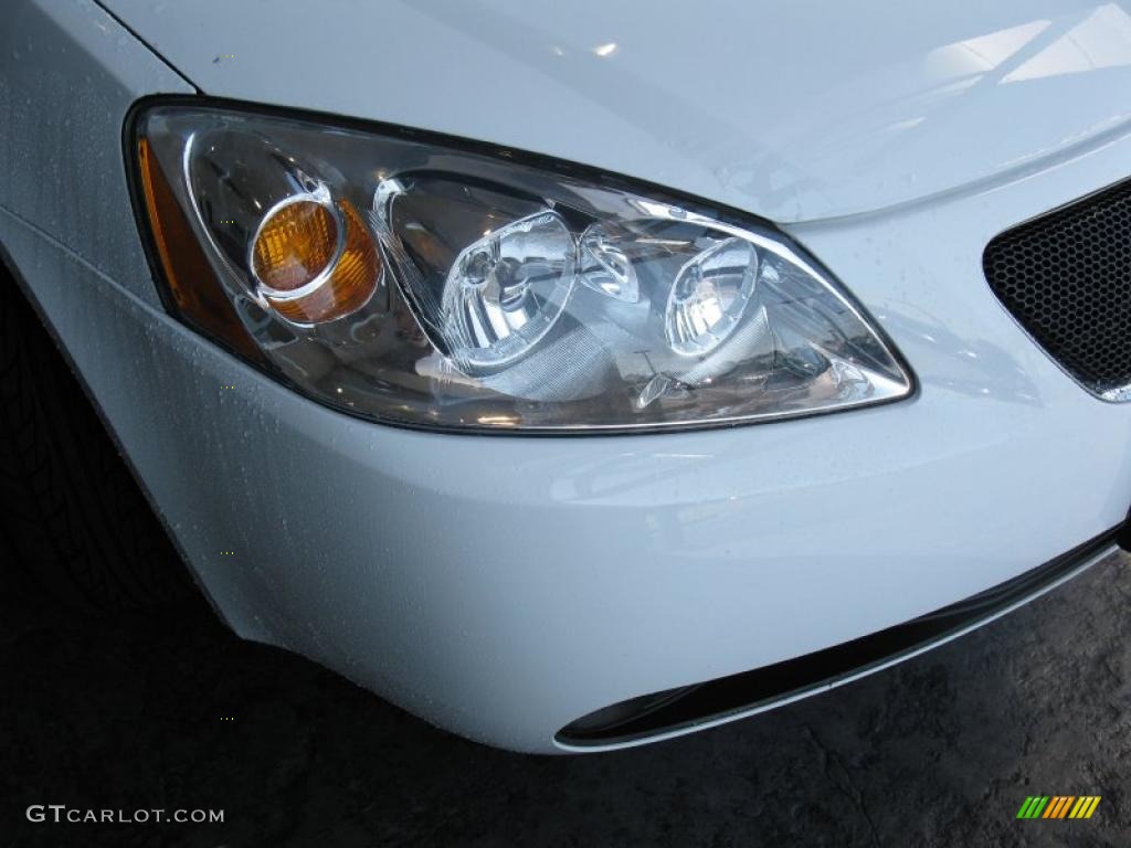 2009 G6 GT Sedan - Summit White / Ebony photo #5