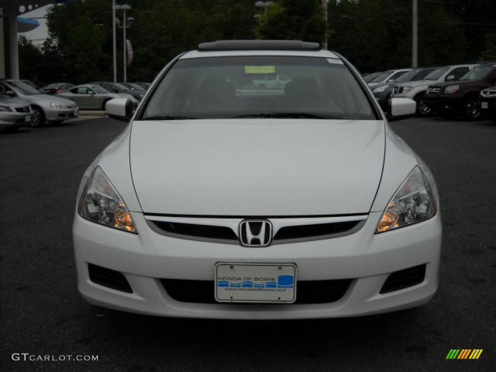 2007 Accord EX-L V6 Sedan - Taffeta White / Ivory photo #8