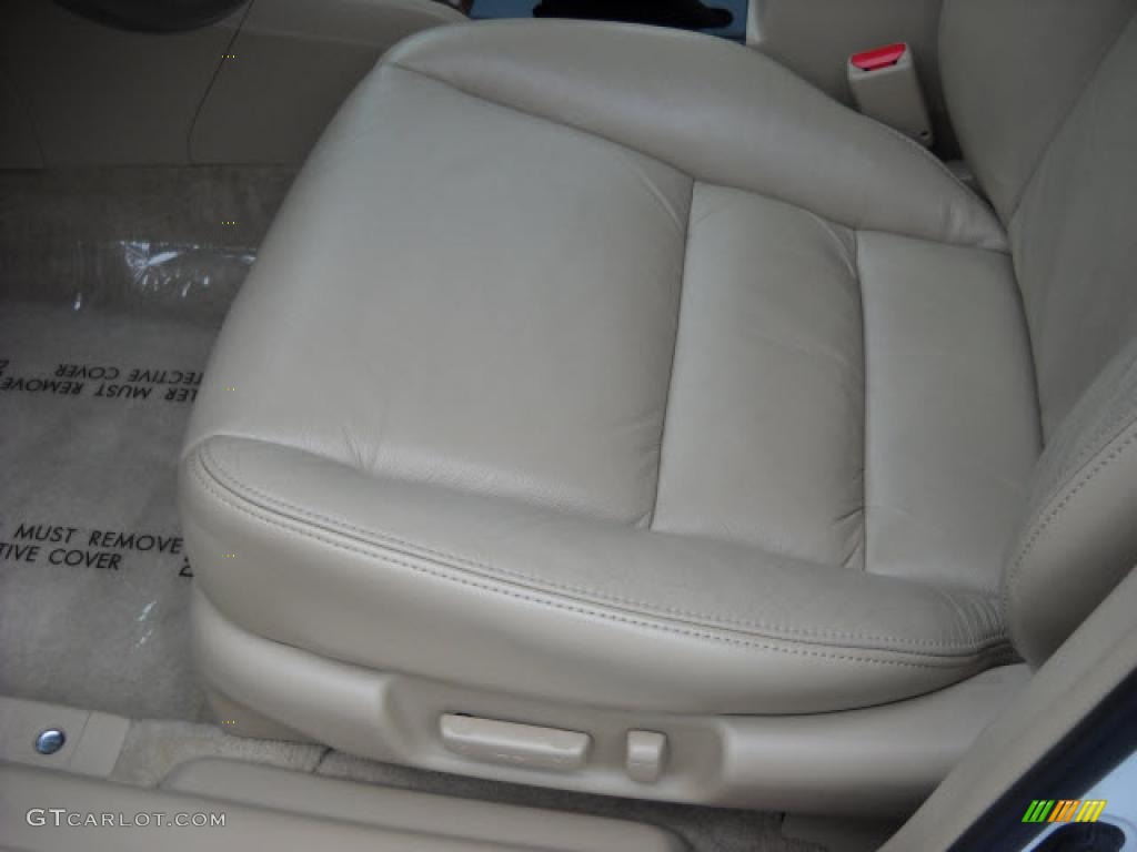 2007 Accord EX-L V6 Sedan - Taffeta White / Ivory photo #11