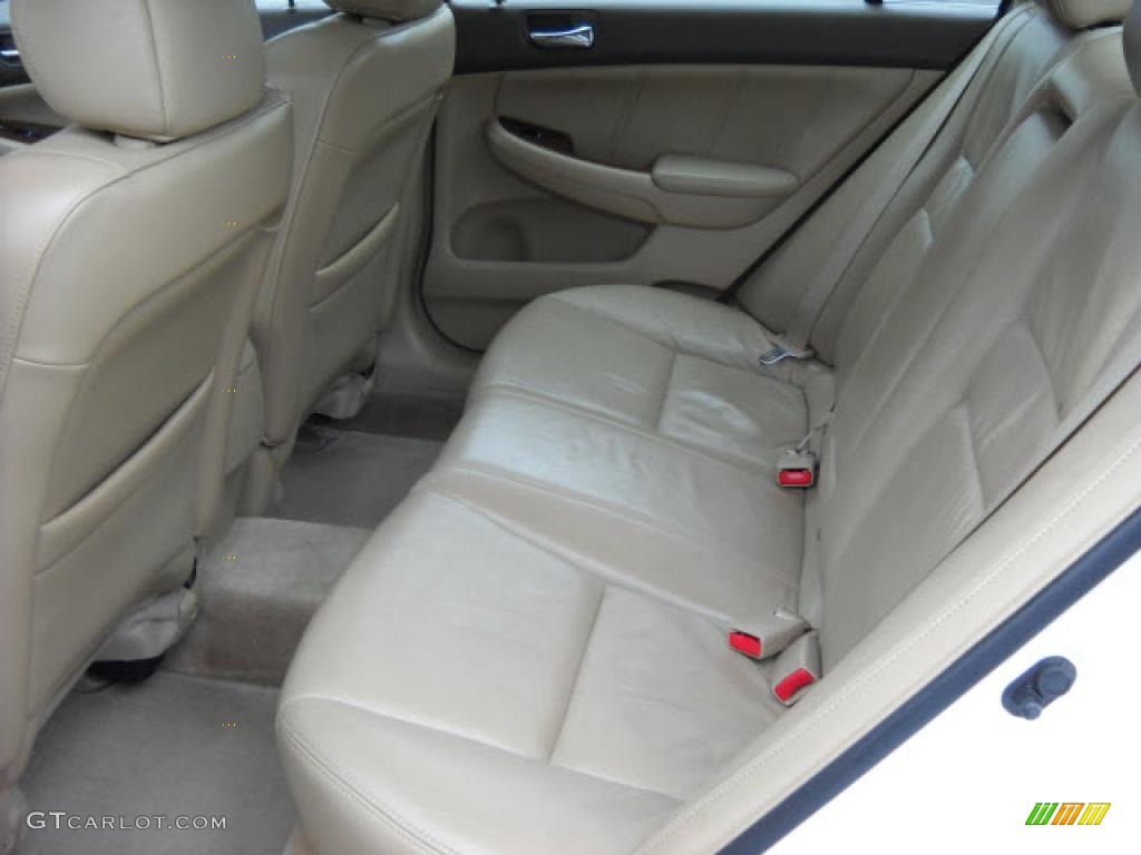 2007 Accord EX-L V6 Sedan - Taffeta White / Ivory photo #12