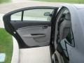 2007 Black Onyx Saturn Aura XE  photo #16