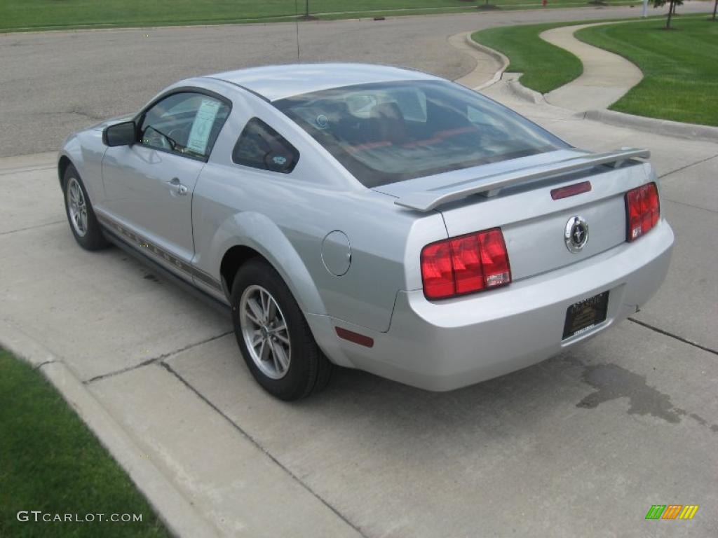 2005 Mustang V6 Premium Coupe - Satin Silver Metallic / Red Leather photo #5