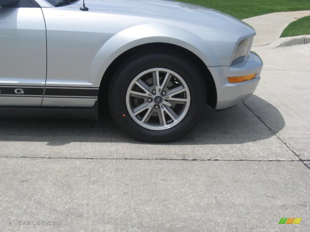 2005 Mustang V6 Premium Coupe - Satin Silver Metallic / Red Leather photo #11