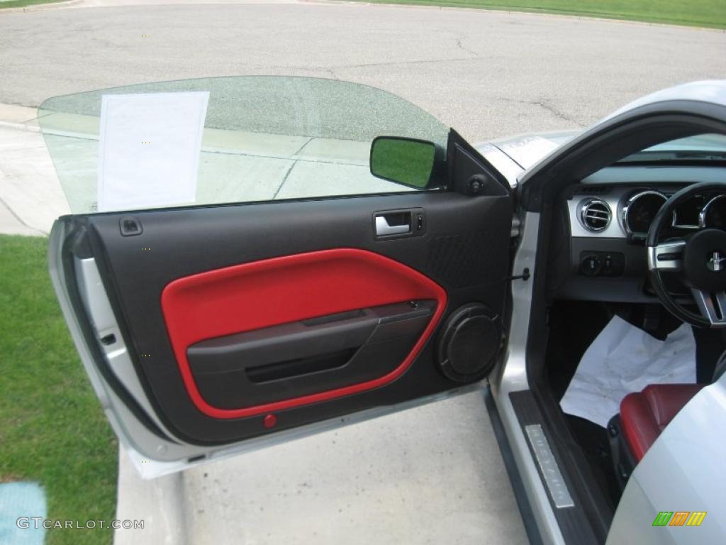 2005 Mustang V6 Premium Coupe - Satin Silver Metallic / Red Leather photo #17