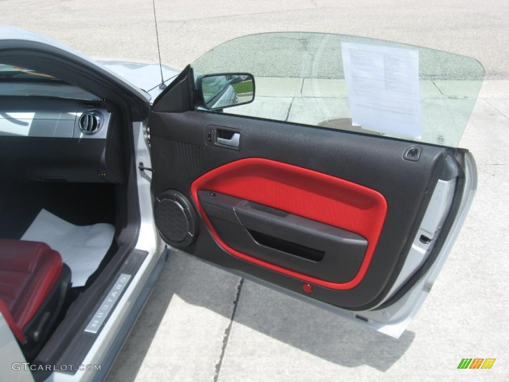 2005 Mustang V6 Premium Coupe - Satin Silver Metallic / Red Leather photo #18