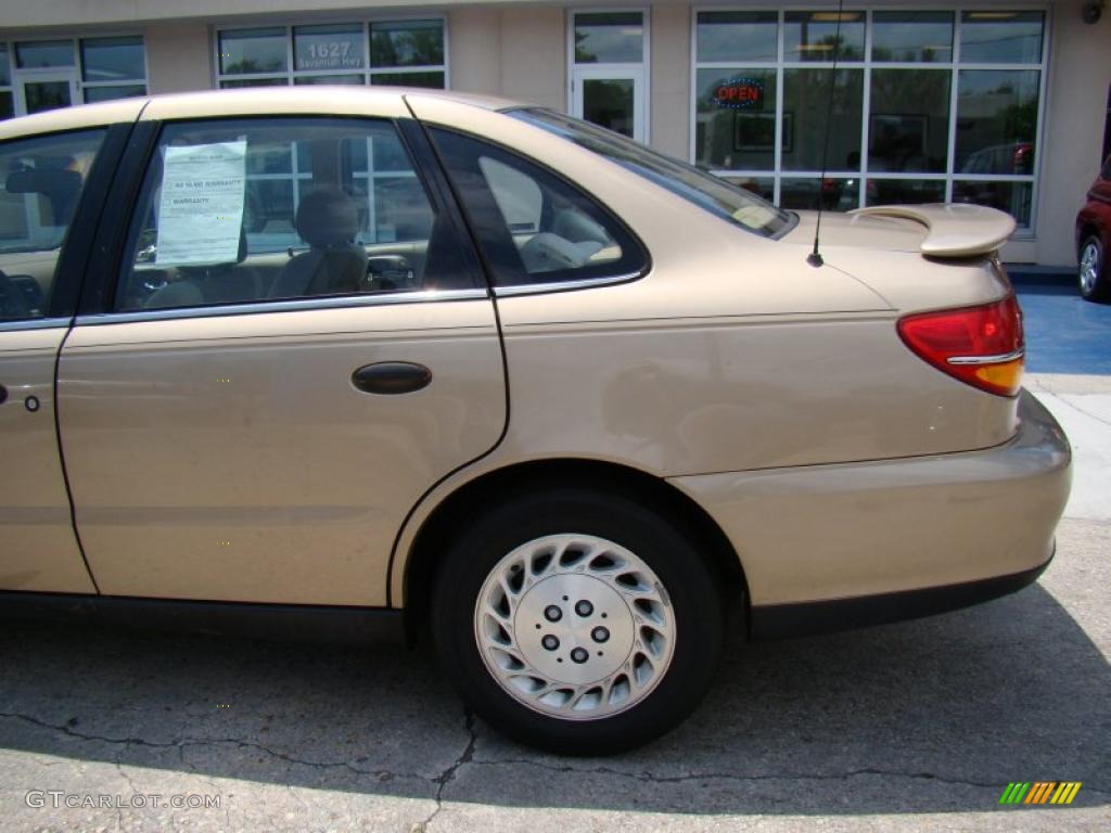 2002 L Series L100 Sedan - Medium Gold / Medium Tan photo #28