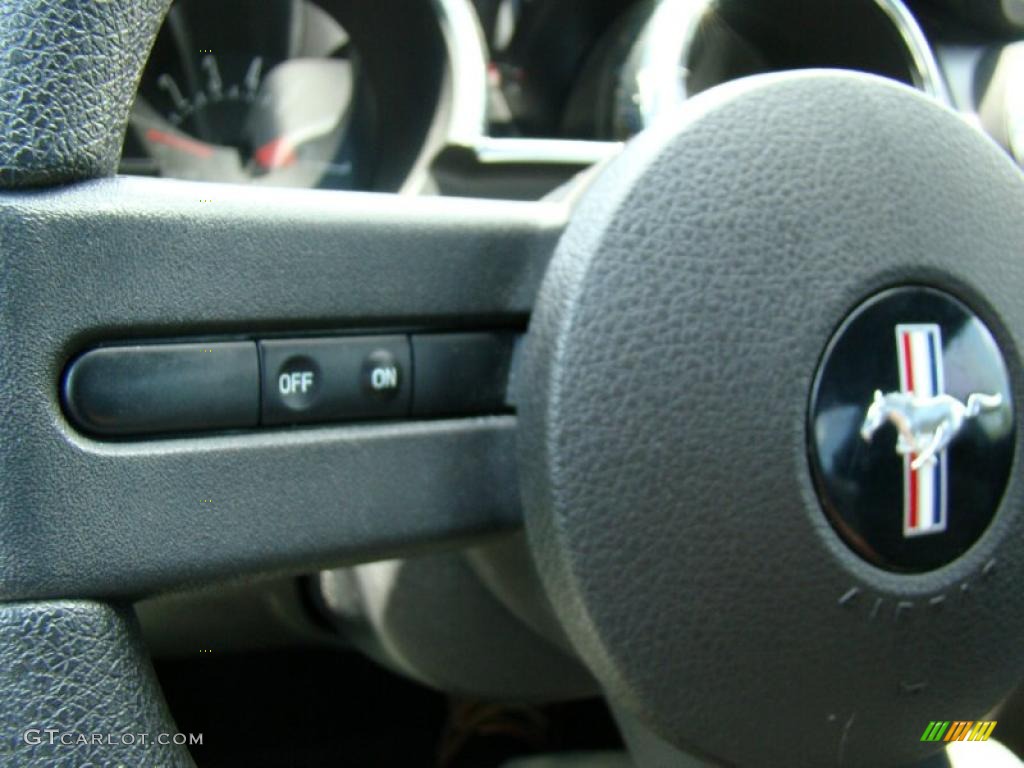 2005 Mustang V6 Premium Coupe - Black / Dark Charcoal photo #21