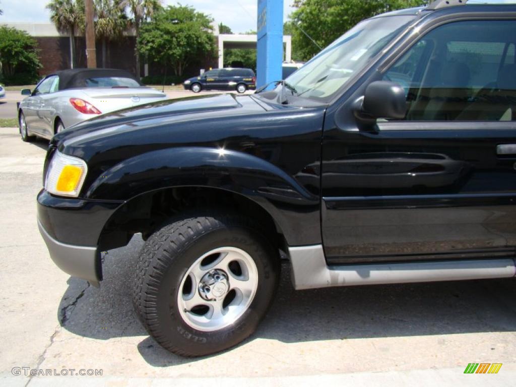 2003 Explorer Sport Trac XLS - Black / Medium Pebble photo #29