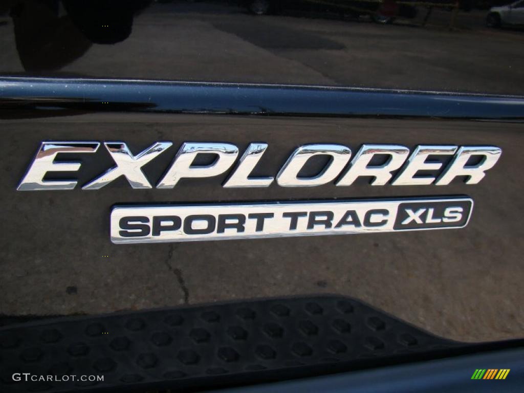 2003 Explorer Sport Trac XLS - Black / Medium Pebble photo #35