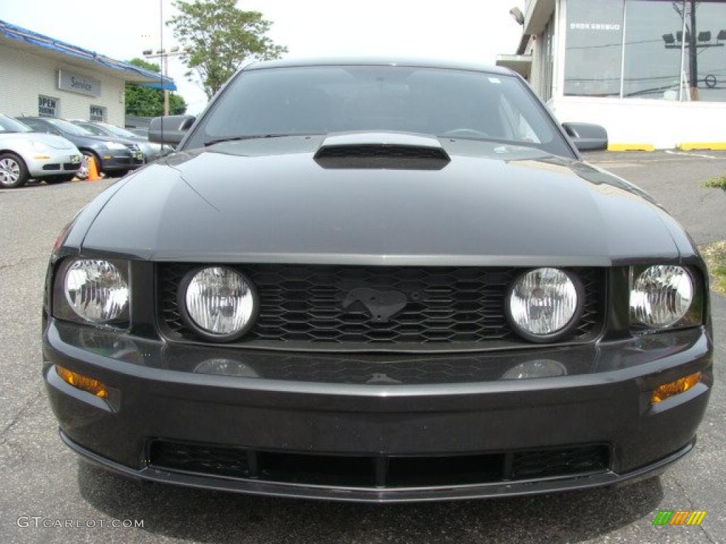 2007 Mustang GT Premium Coupe - Black / Dark Charcoal photo #2