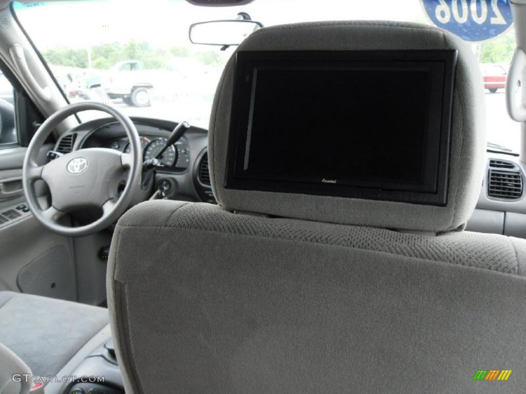 2006 Sequoia SR5 4WD - Black / Light Charcoal photo #16
