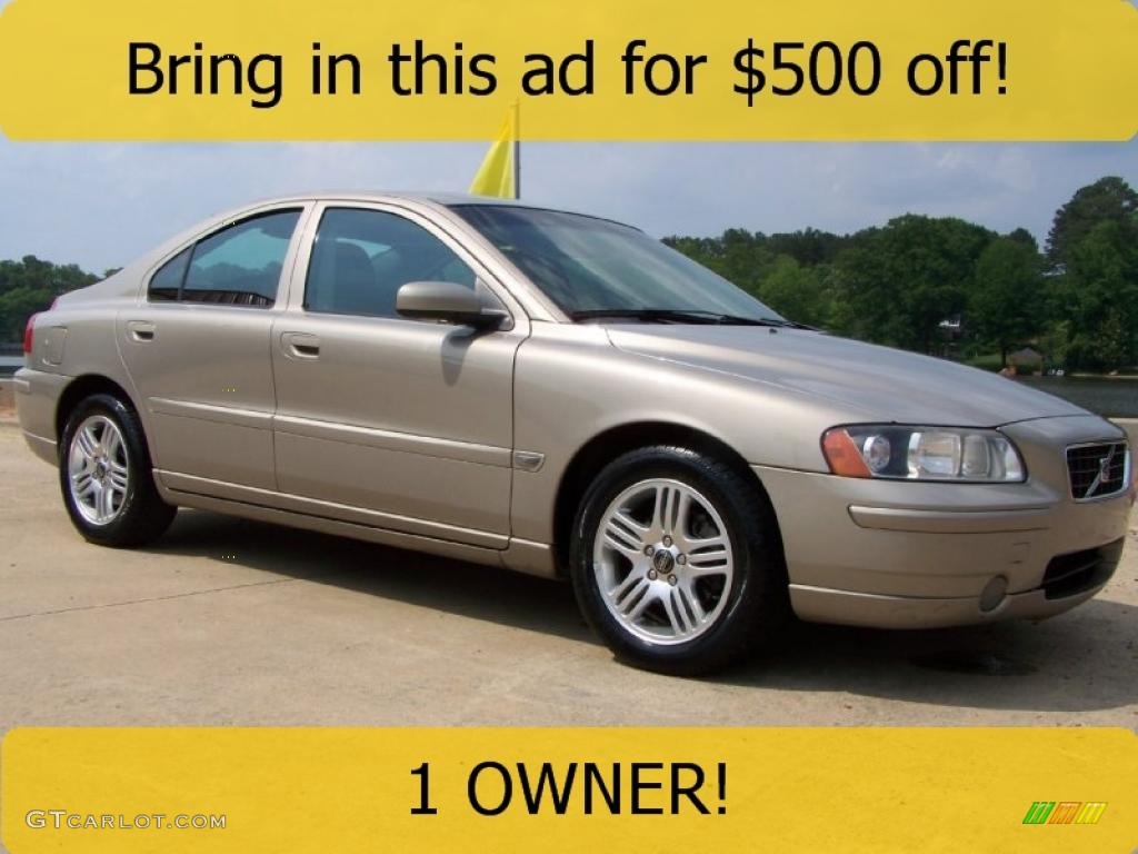 2005 S60 2.5T - Lunar Gold Metallic / Graphite photo #1